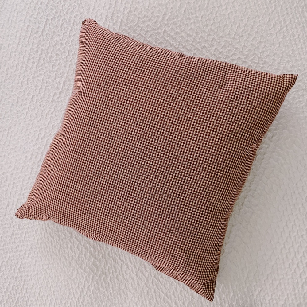 Red and White Striped Farmhouse Throw Pillow 🍂